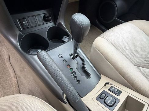 Used 2012 Toyota RAV4 4WD image 24