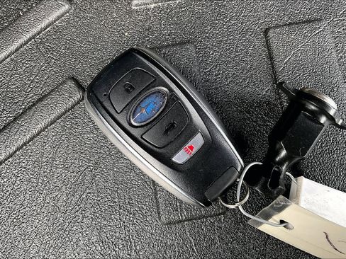 Certified 2025 Subaru Legacy Limited image 9