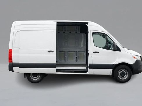New 2025 Mercedes-Benz Sprinter 2500 image 9