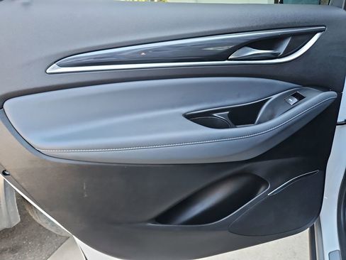 Used 2024 Buick Enclave Premium image 30