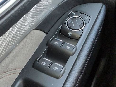 Used 2017 Ford Explorer XLT w/ Equipment Group 202A FWD image 25