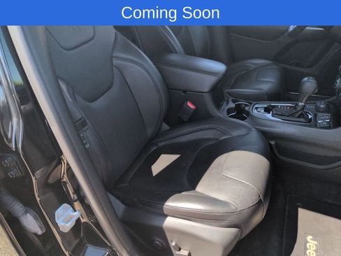 Used 2019 Jeep Cherokee Limited AWD/4WD image 21