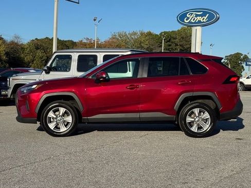 Used 2022 Toyota RAV4 XLE FWD image 6