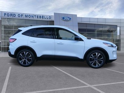 Used 2022 Ford Escape SE w/ SE Sport Appearance Package