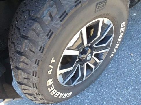 Used 2023 Toyota Tacoma TRD Sport w/ TRD Premium Sport Package image 5