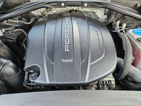 Used 2017 Porsche Macan AWD/4WD image 21