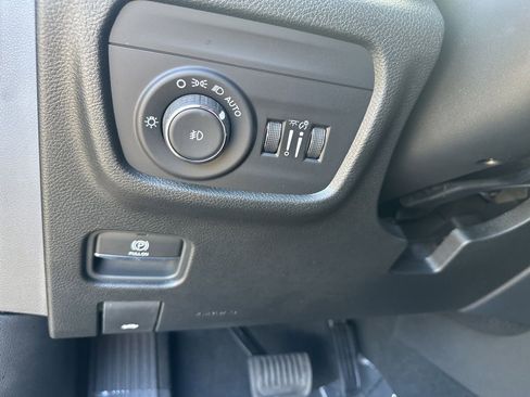 Used 2025 Jeep Grand Cherokee L Limited image 29