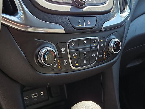 Used 2023 Chevrolet Equinox LT image 15