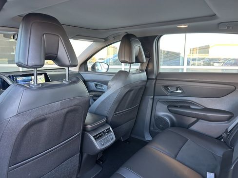 Used 2024 Nissan Ariya FWD image 34