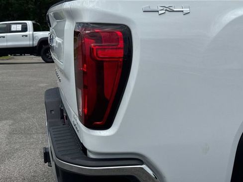 Used 2024 GMC Sierra 2500 SLE w/ SLE Convenience Package AWD/4WD image 12