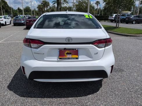 Used 2021 Toyota Corolla LE FWD image 5