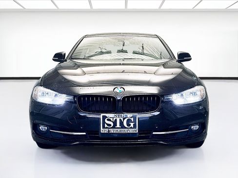 Used 2017 BMW 330i Sedan image 2