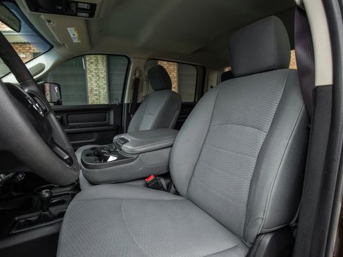 Used 2017 RAM 2500 Tradesman w/ Chrome Appearance Group image 19