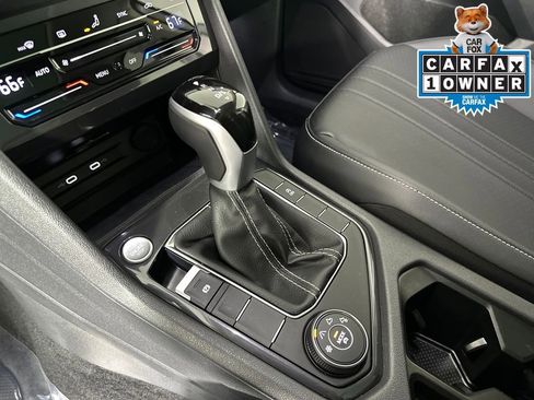 Used 2024 Volkswagen Tiguan SE image 24