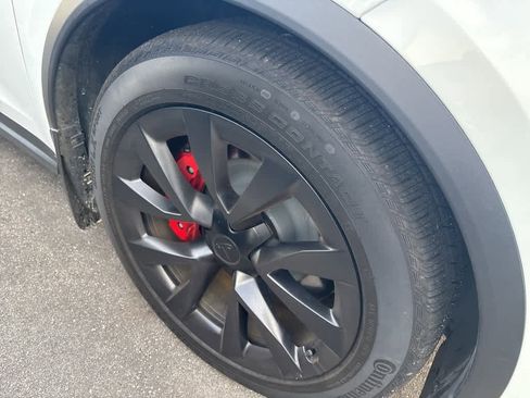 Used 2023 Tesla Model X Plaid image 4