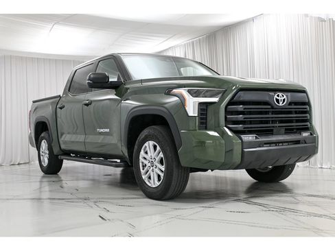 Used 2023 Toyota Tundra SR5 w/ SR5 Premium Package AWD/4WD image 2