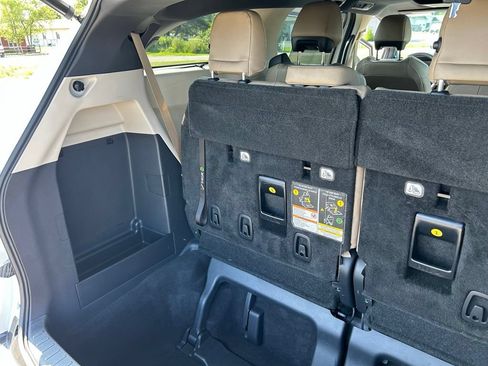 Used 2021 Toyota Sienna AWD image 45