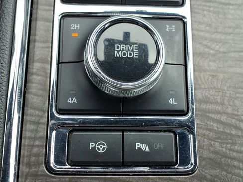 Used 2020 Ford Expedition Limited w/ Special Edition Package image 26