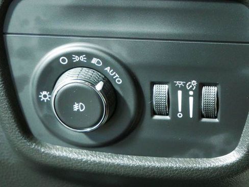 Certified 2023 Jeep Grand Cherokee Limited w/ Trailer Tow Prep Group (B) AWD/4WD image 24