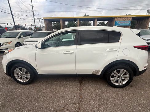 Used 2018 Kia Sportage LX FWD image 4