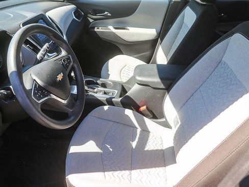 Used 2022 Chevrolet Equinox LS w/ LS Convenience Package image 5