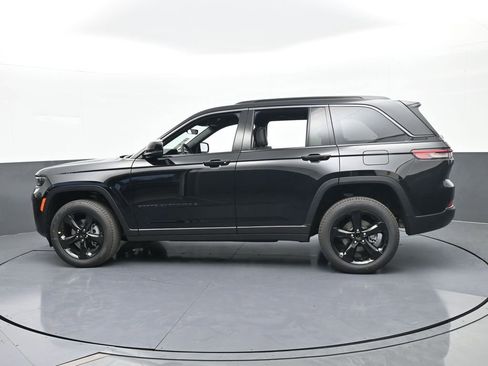 New 2026 Jeep Grand Cherokee Limited w/ Limited Altitude Package RWD image 3