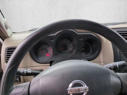 Used 2003 Nissan Frontier XE image 11