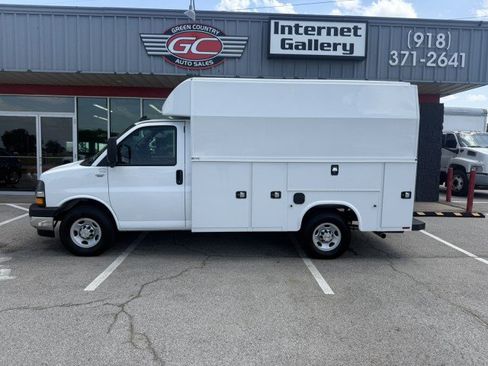 Used 2025 Chevrolet Express 3500 w/ Power Convenience Package RWD image 5
