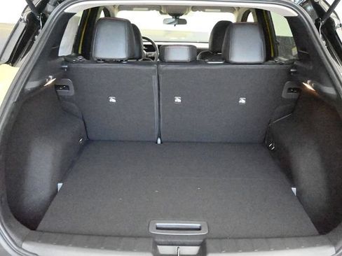 Used 2025 Nissan Kicks SR FWD image 17