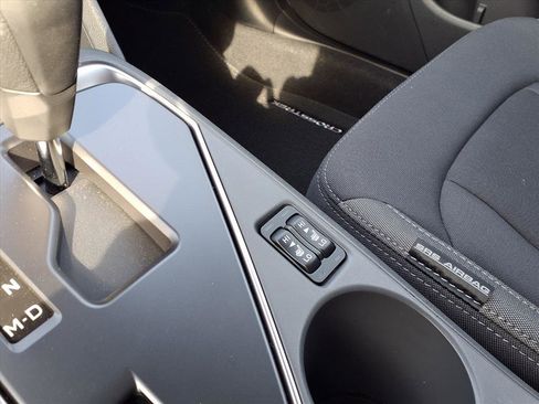 Certified 2025 Subaru Crosstrek 2.0i Premium image 8