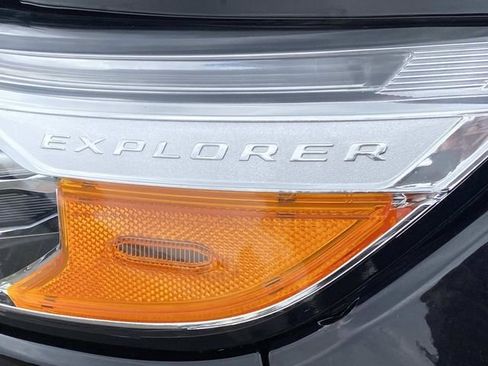 Certified 2020 Ford Explorer XLT w/ Equipment Group 202A RWD image 14