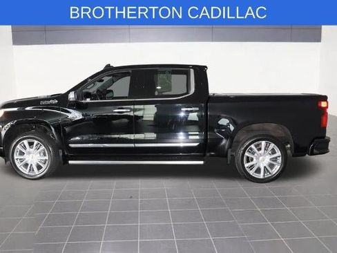Used 2023 Chevrolet Silverado 1500 High Country w/ Technology Package AWD/4WD image 2