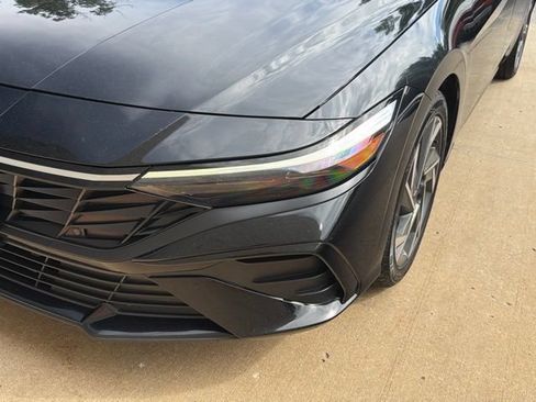 Used 2024 Hyundai Elantra Limited FWD image 10