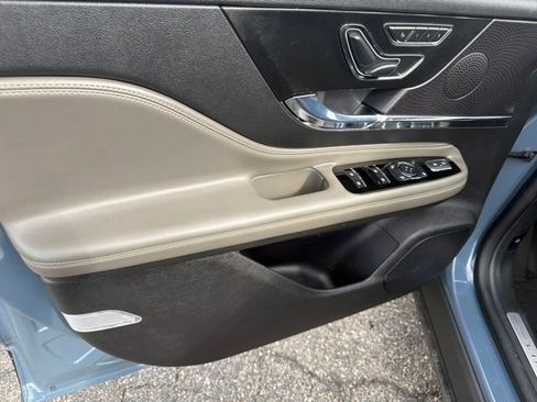 Certified 2023 Lincoln Corsair AWD image 15