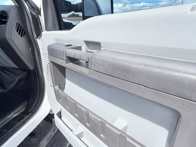 Used 2015 Ford F250 XL w/ Power Equipment Group AWD/4WD image 18