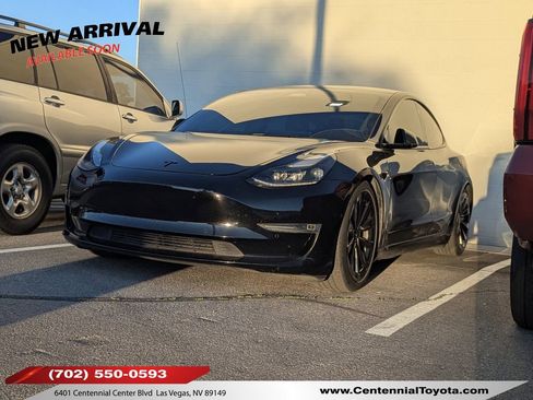 Used 2022 Tesla Model 3 Standard Range image 1