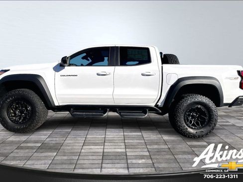 Used 2024 Chevrolet Colorado ZR2 w/ ZR2 Bison Edition image 15