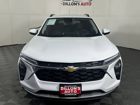 Used 2024 Chevrolet Trax LT w/ Driver Confidence Package FWD image 9