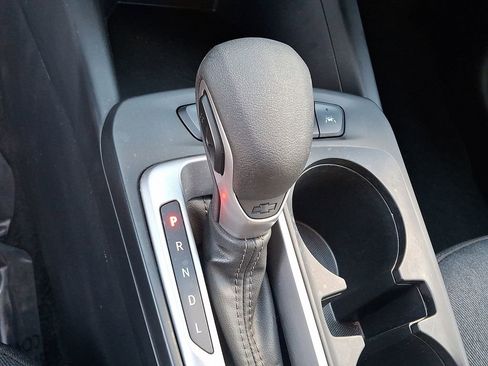 Used 2025 Chevrolet Trax LS w/ LS Convenience Package image 14