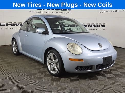 Used 2010 Volkswagen Beetle Coupe image 3