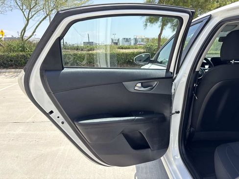 Used 2021 Kia Forte LXS FWD image 11