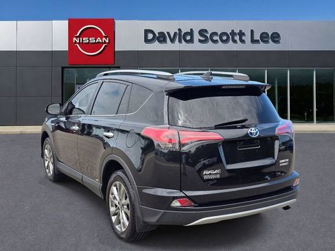 Used 2018 Toyota RAV4 Limited AWD/4WD image 8