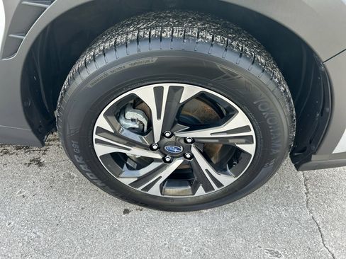 Used 2024 Subaru Crosstrek 2.0i Premium w/ Popular Package #3 image 9