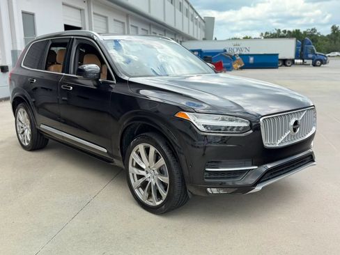 Used 2017 Volvo XC90 T6 Inscription w/ Vision Package AWD/4WD image 4