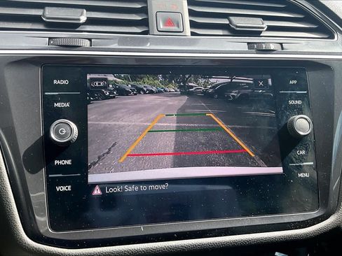 Used 2021 Volkswagen Tiguan SE FWD image 27