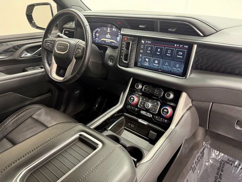 Used 2022 GMC Yukon XL Denali image 28