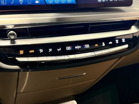 New 2026 Cadillac Lyriq Signature Sport w/ LPO, Bronce Accent Package AWD/4WD image 22
