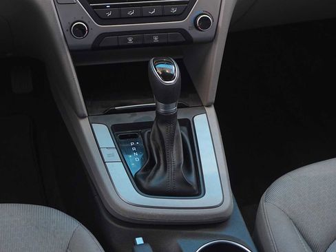 Used 2018 Hyundai Elantra SEL FWD image 21