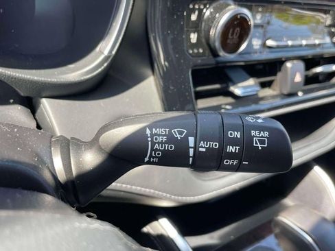 Used 2024 Toyota Highlander Platinum AWD/4WD image 24