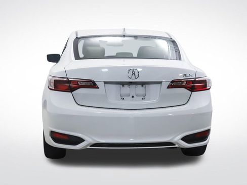 Used 2017 Acura ILX FWD image 4